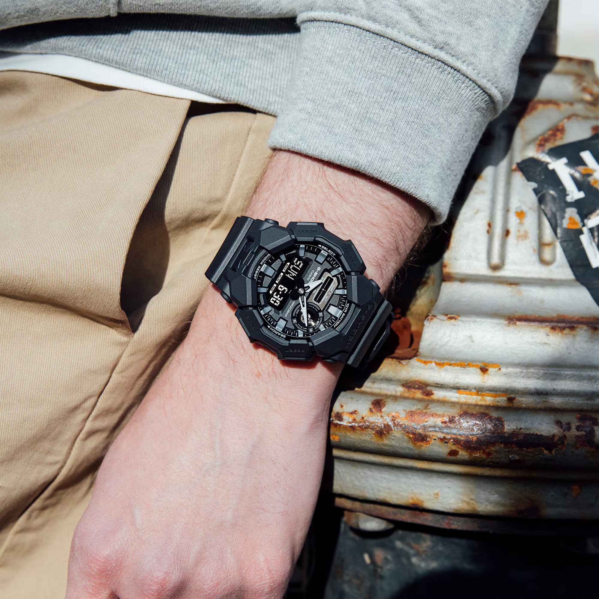 G-SHOCK Men's Watch 10-year battery Analog-Digital - GA-010-1A1DR