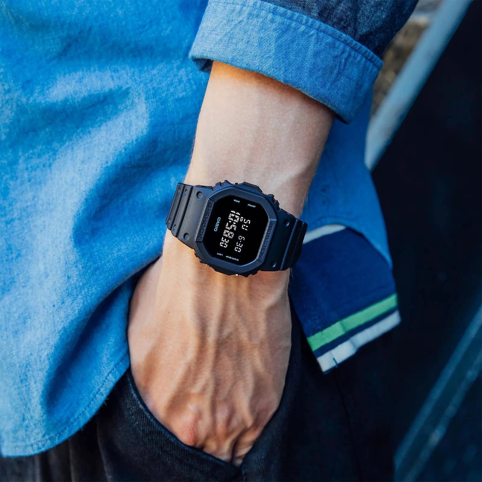 G-SHOCK Casual Men Watch DW-5600UHR-1DR