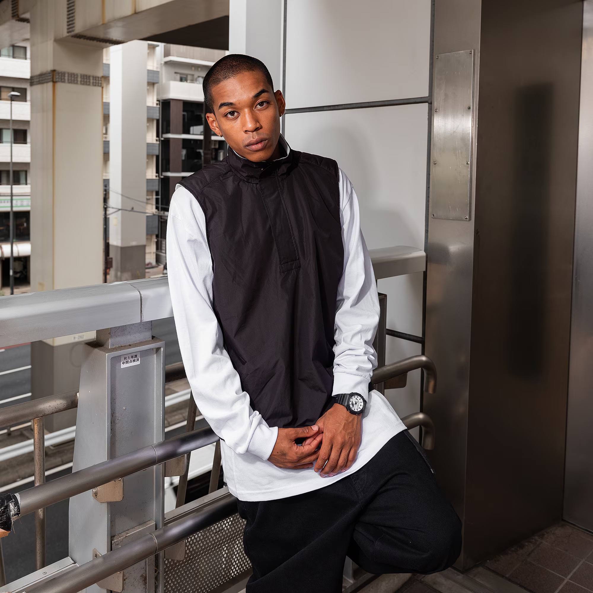 G-SHOCK Men's Watch Analog-Digital Black and Brilliant White - GA-2100WD-1ADR