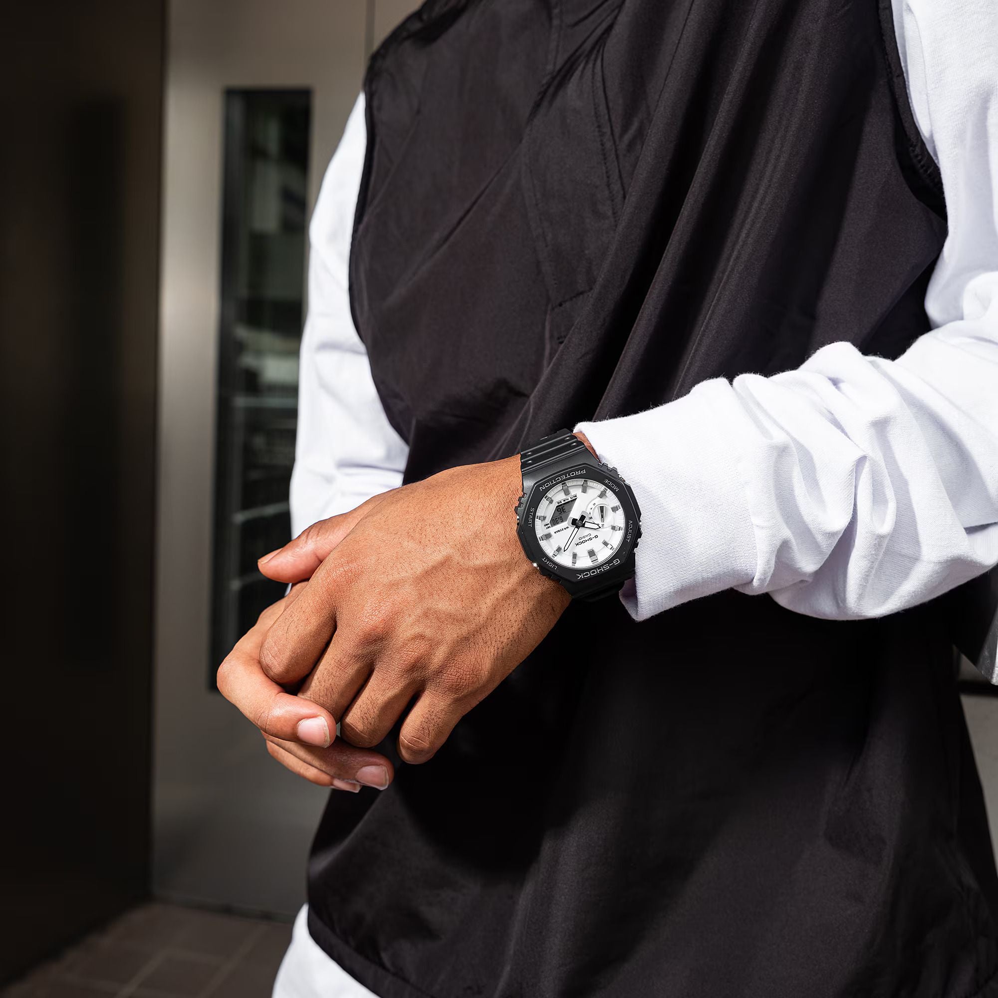 G-SHOCK Men's Watch Analog-Digital Black and Brilliant White - GA-2100WD-1ADR